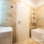 Spacious 104 B3 * بوخارست