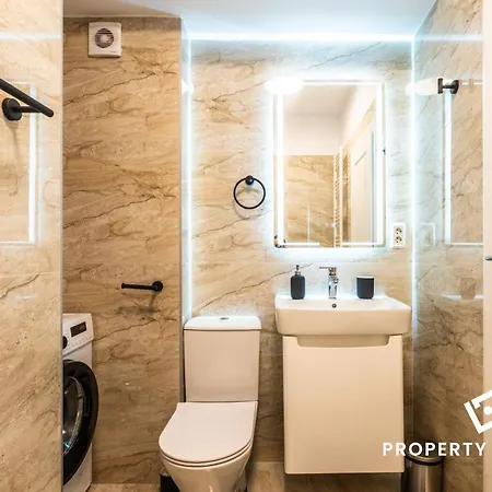 Spacious 104 B3 Apartament